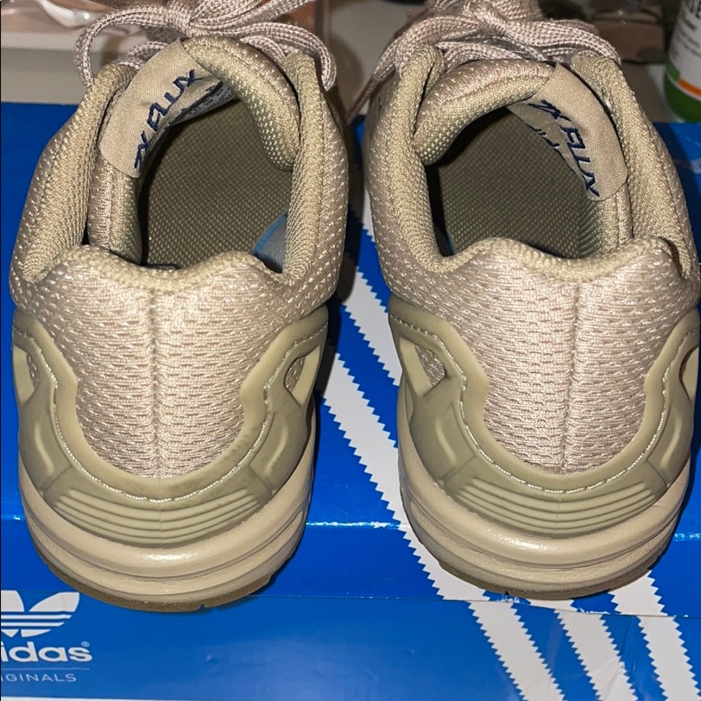 Adidas - Picture 3 of 4